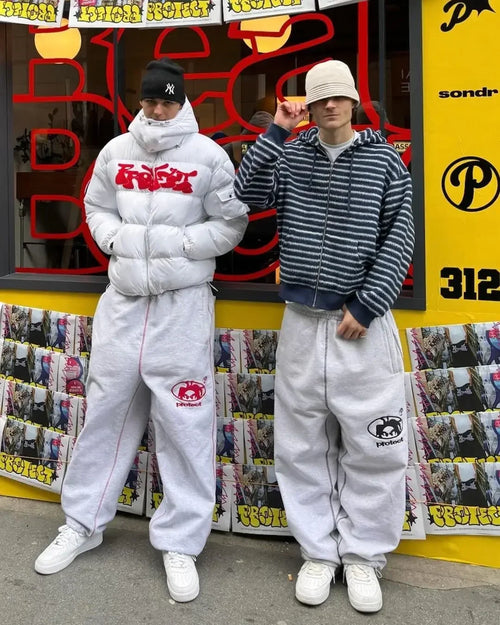 Baggy Streetwear Retro 2000s