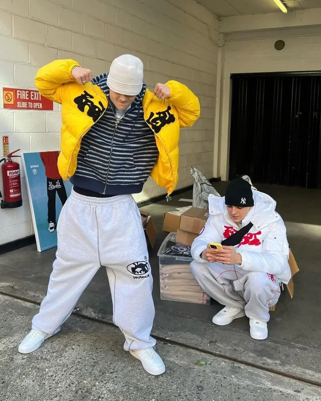Baggy Streetwear Retro 2000s